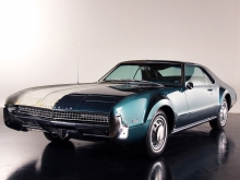 Oldsmobile Toronado Media y mitad por restauraciones de precisión 1967 01